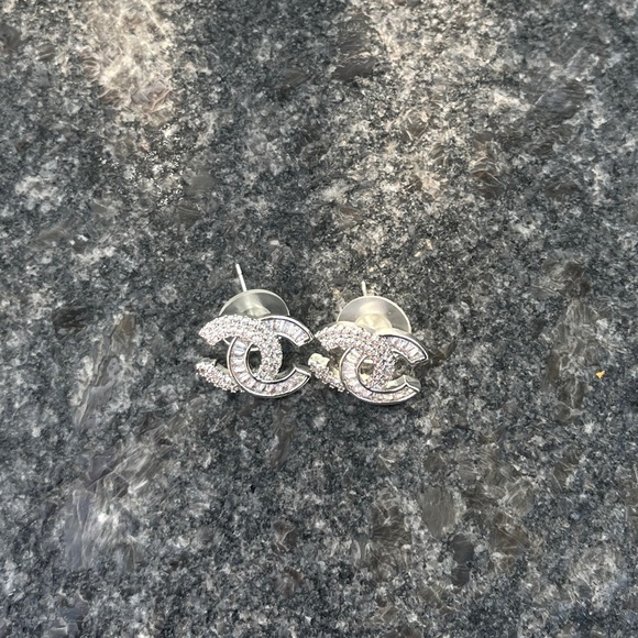 COPY - CHANEL Authentic Earrings - Picture 3 of 3